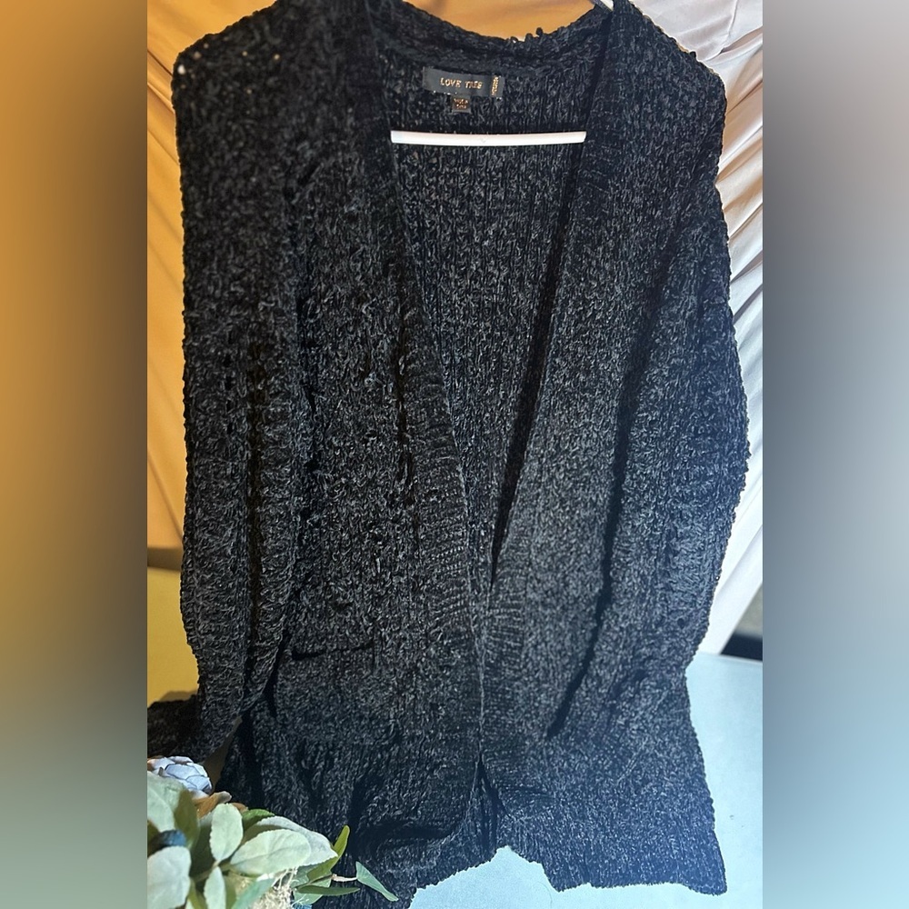‼️5/$25‼️ LOVE TREE SWEATER CARDIGAN MD